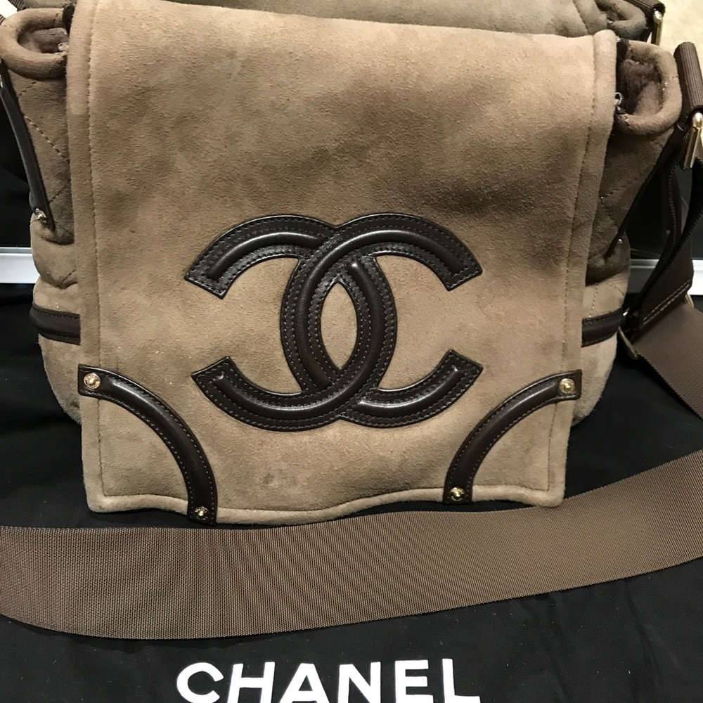 💯 Authentic crossbody Chanel fur/suede  flap bag